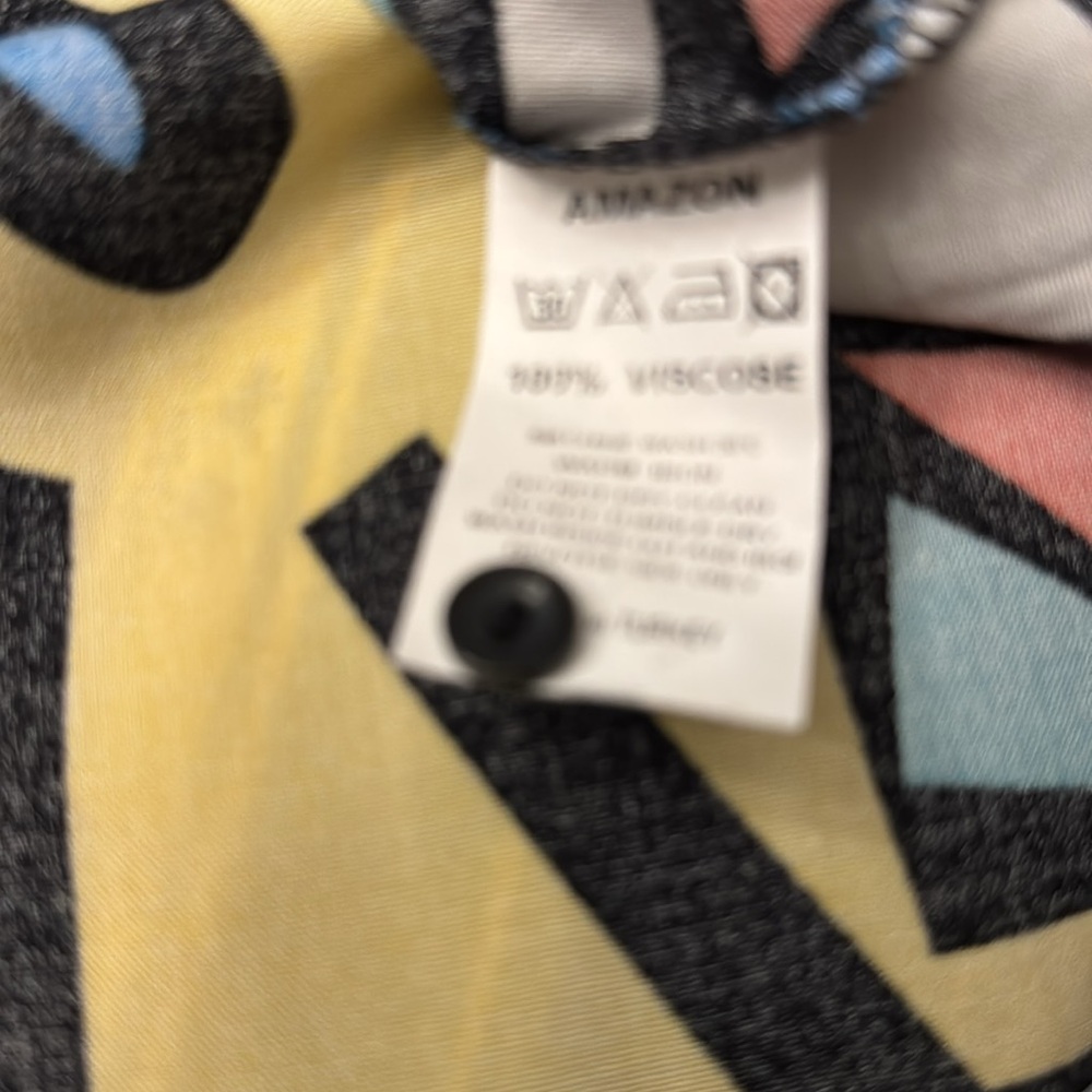 Amazon Red and Blue Casual Button Down Shirt with Geometric Pattern - Picture 4 of 5